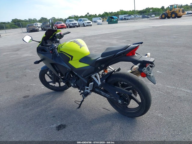 MLHNC5116G5200084 Honda Nc51e-2100001