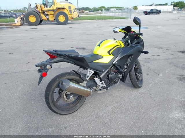 MLHNC5116G5200084 Honda Nc51e-2100001