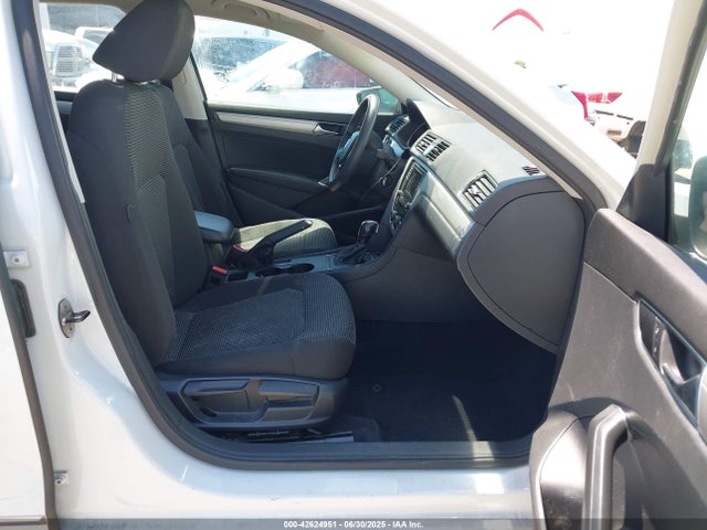 1VWAT7A30HC085703 Volkswagen 1.8 tsi