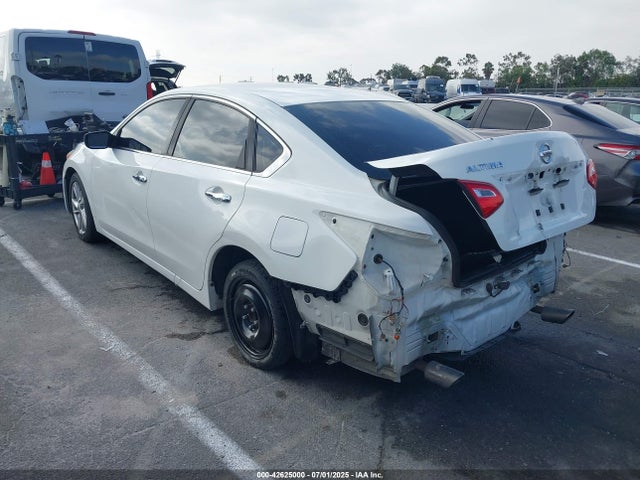 1N4AL3AP4HN352995 Nissan 2017