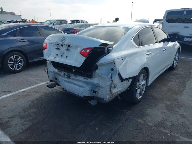 1N4AL3AP4HN352995 Nissan 2017