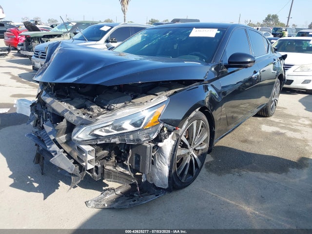 Nissan 2021 2021 1N4BL4FW4MN341466 Image 2