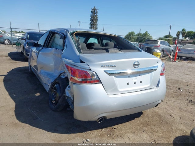 1N4AL3AP9FC568785 Nissan 2015