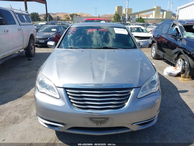 1C3CCBBG8EN119598 Chrysler 2014