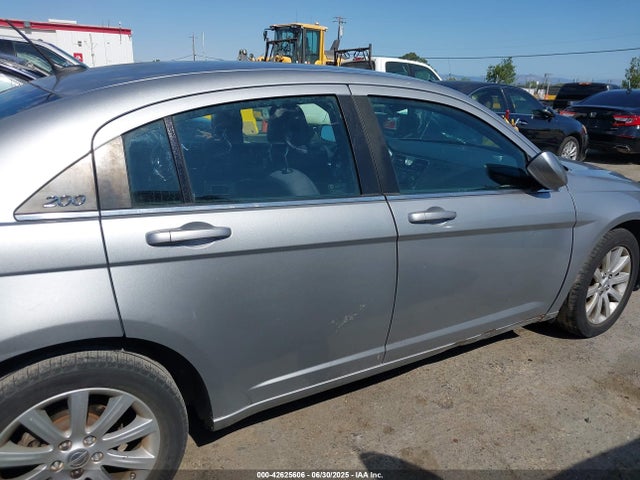 1C3CCBBG8EN119598 Chrysler 2014