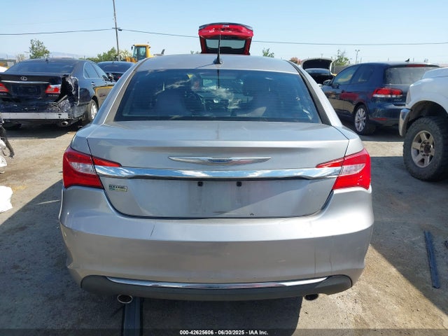 1C3CCBBG8EN119598 Chrysler 2014