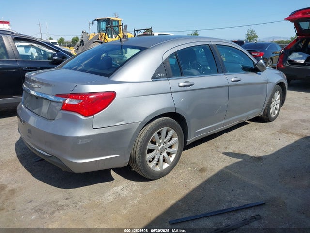 1C3CCBBG8EN119598 Chrysler 2014