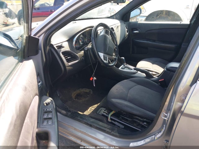 1C3CCBBG8EN119598 Chrysler 2014