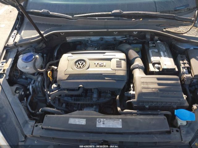 3VWA17AU7FM505032 Volkswagen 2015