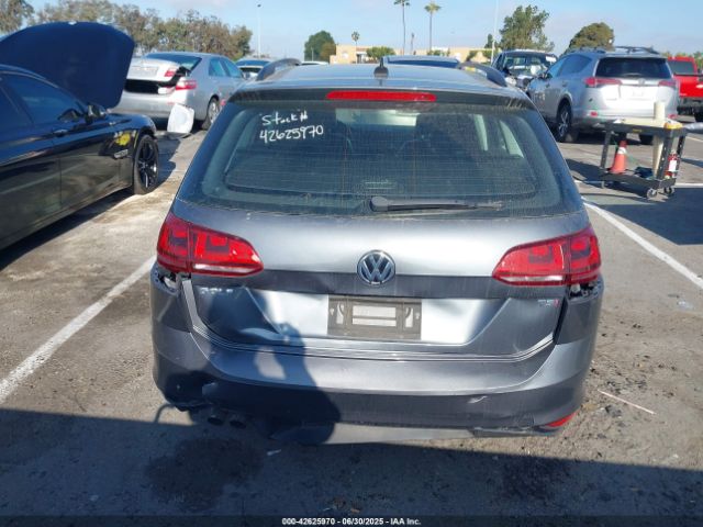 3VWA17AU7FM505032 Volkswagen 2015
