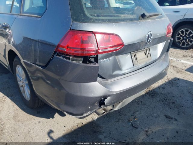 3VWA17AU7FM505032 Volkswagen 2015