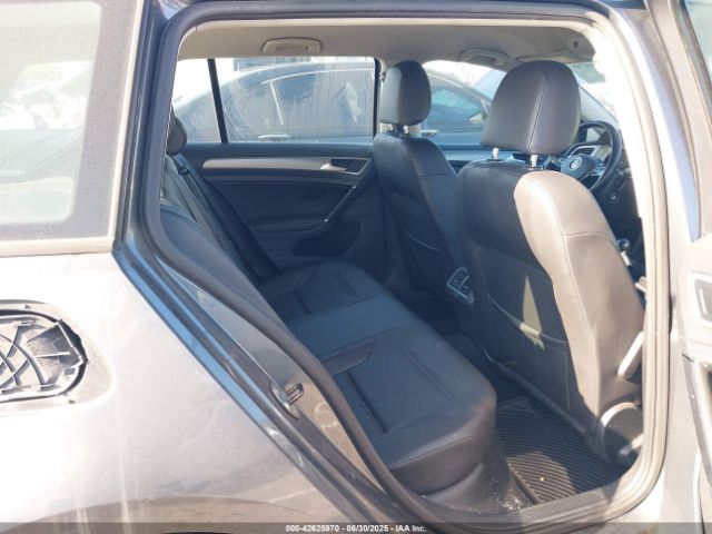 3VWA17AU7FM505032 Volkswagen 2015