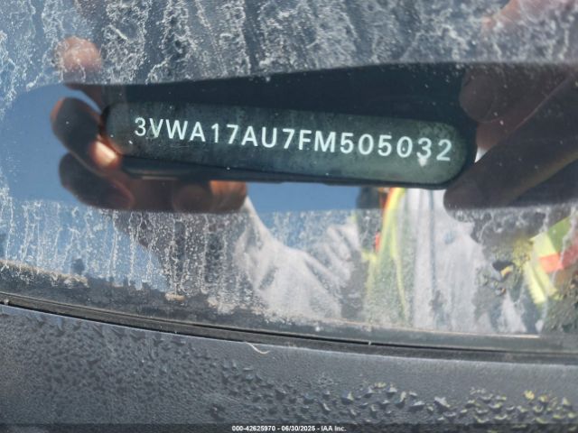 3VWA17AU7FM505032 Volkswagen 2015