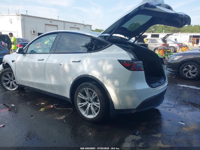 2022 TESLA MODEL Y 7SAYGDEE2NF431316 Photo 2