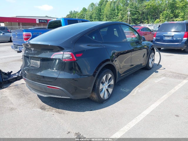 2023 TESLA MODEL Y 7SAYGDEE2PF666379 Photo 3