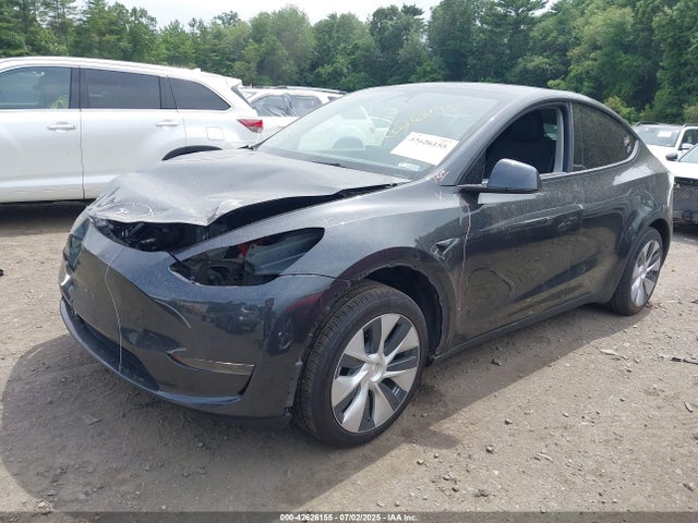 2024 TESLA MODEL Y 7SAYGDED3RF038681 Photo 1
