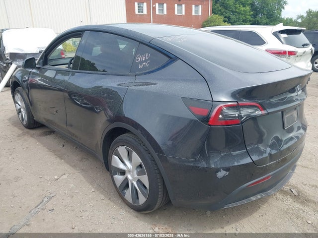 2024 TESLA MODEL Y 7SAYGDED3RF038681 Photo 2