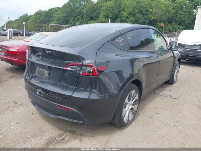 2024 TESLA MODEL Y 7SAYGDED3RF038681 Photo 3