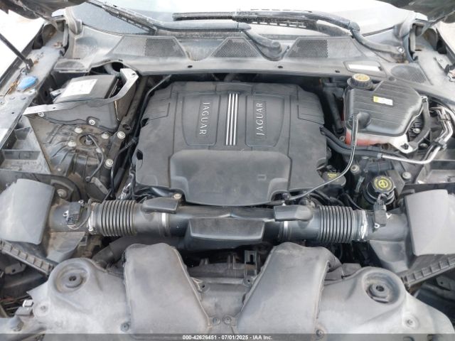 2011 JAGUAR XJ SAJWA2GB9BLV09565 Photo 9