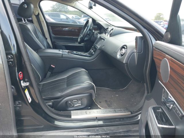 2011 JAGUAR XJ SAJWA2GB9BLV09565 Photo 4