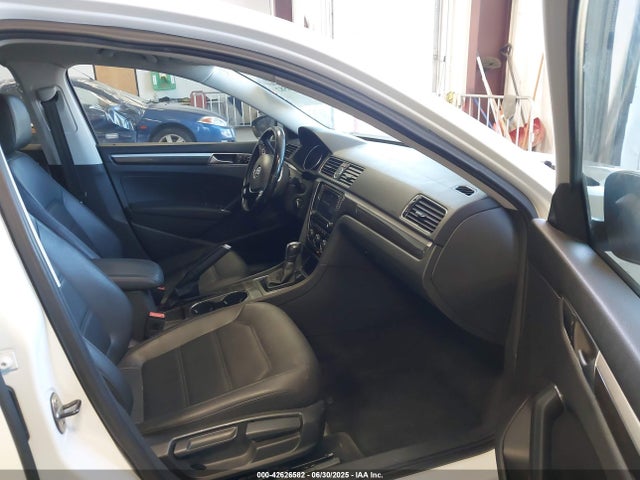 1VWBT7A3XGC034020 Volkswagen 2016