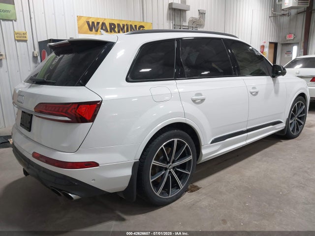 2020 AUDI SQ7 WA1VWAF7XLD012579 Photo 3