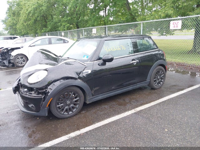 2018 MINI HARDTOP WMWXP5C56J2G63724 Photo 1