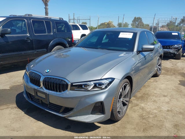 BMW 330I 2023 3MW69FF0XP8D43731 Image 2