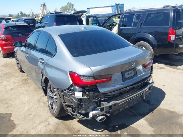 BMW 330I 2023 3MW69FF0XP8D43731 Image 3