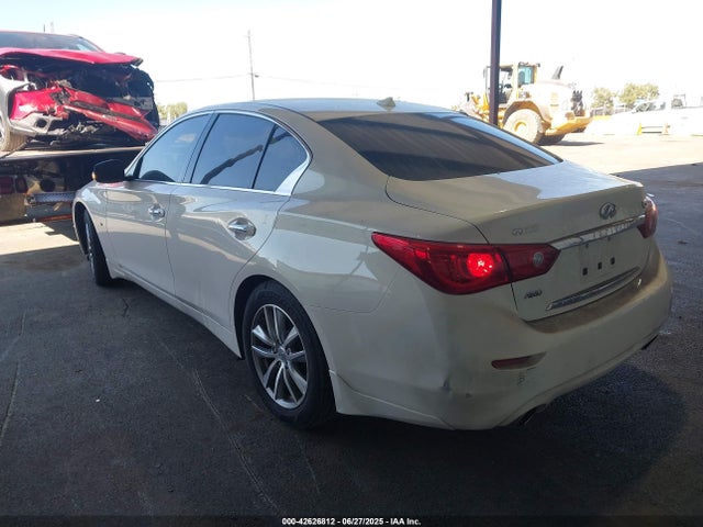 JN1BV7AR2FM418211 Infiniti 2015