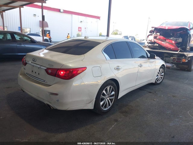 JN1BV7AR2FM418211 Infiniti 2015