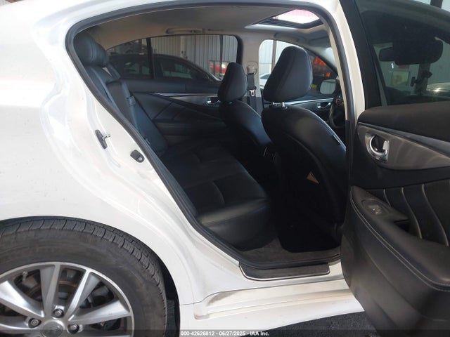 JN1BV7AR2FM418211 Infiniti 2015