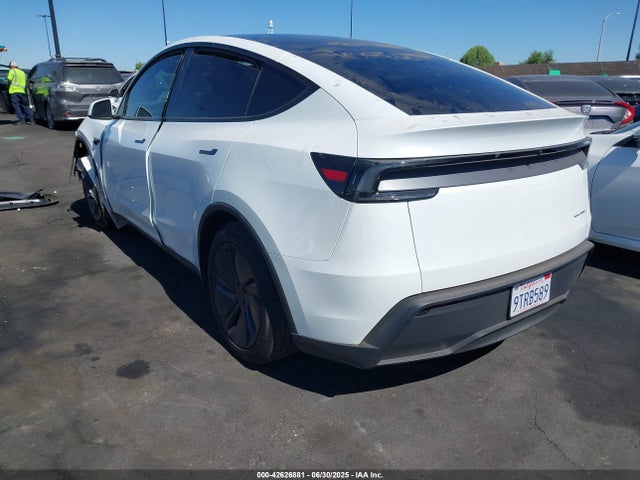 2026 TESLA MODEL Y 7SAYGDEE6TF356939 Photo 2