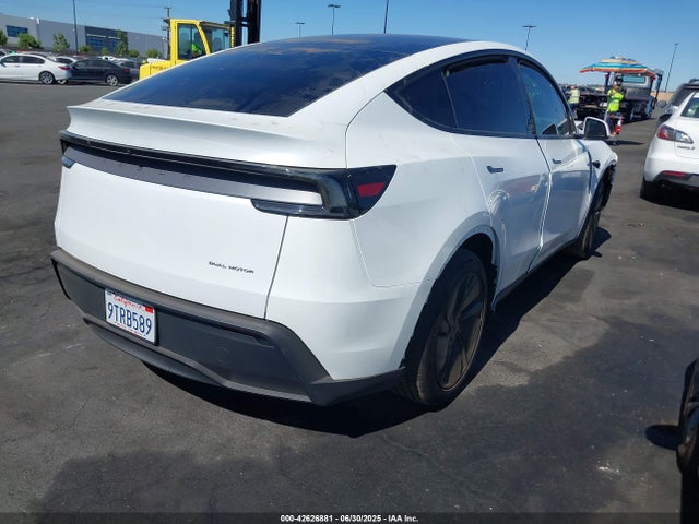 2026 TESLA MODEL Y 7SAYGDEE6TF356939 Photo 3