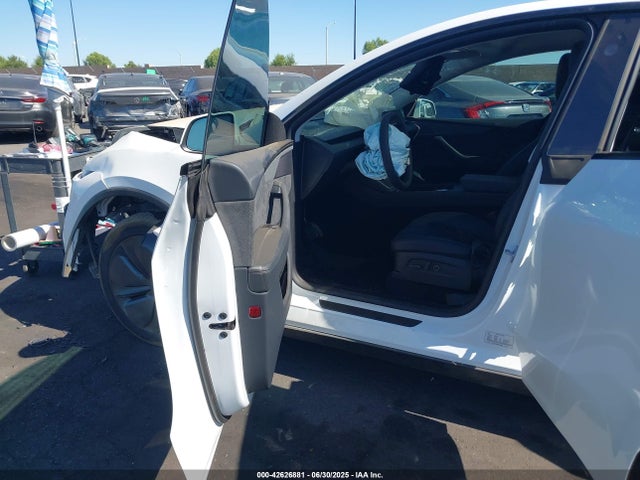 2026 TESLA MODEL Y 7SAYGDEE6TF356939 Photo 4