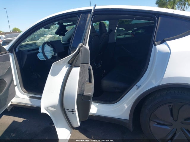 2026 TESLA MODEL Y 7SAYGDEE6TF356939 Photo 7