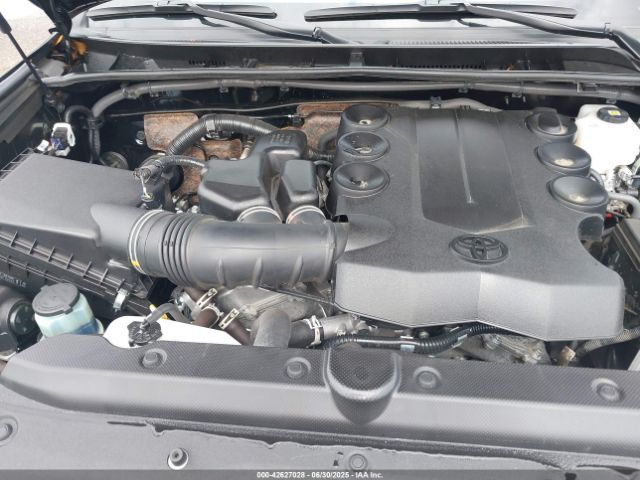 2024 TOYOTA 4RUNNER JTEPU5JR0R6248722 Photo 9
