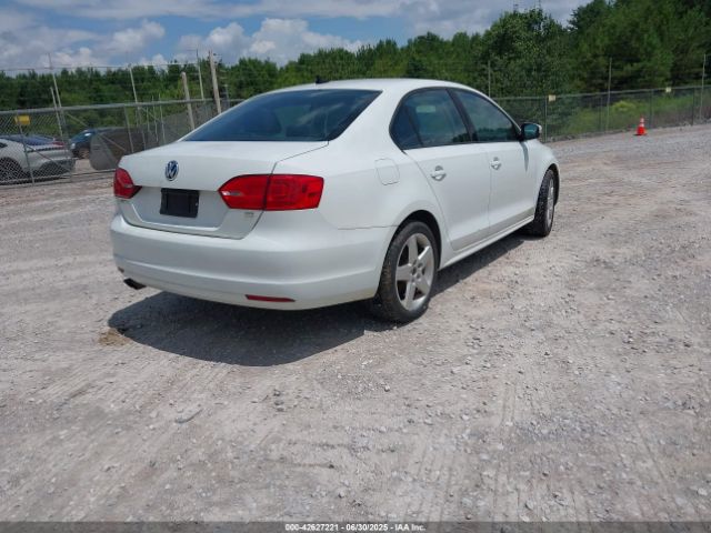 3VWD17AJ0EM416579 Volkswagen 2014
