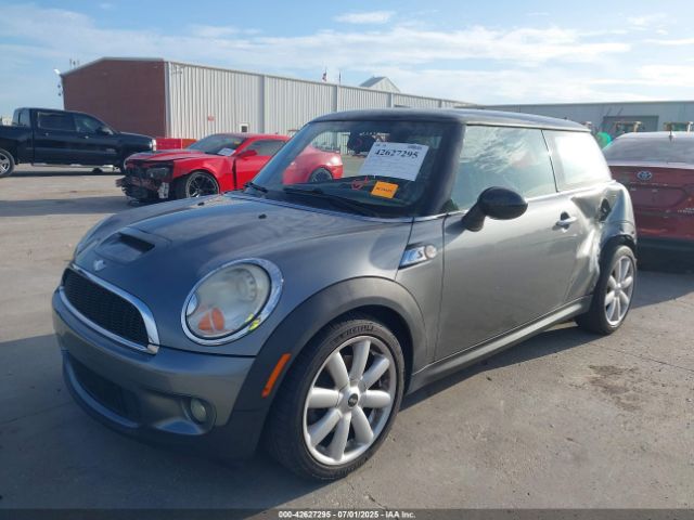 2007 MINI COOPER S WMWMF73557TV31801 Photo 1