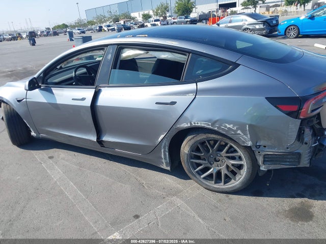 5YJ3E1EA0SF873824 Tesla MODEL 3