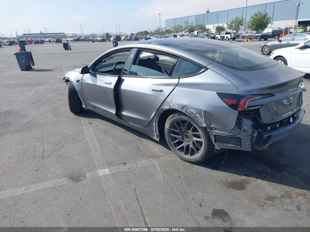 2025 TESLA MODEL 3 5YJ3E1EA0SF873824 Photo 2