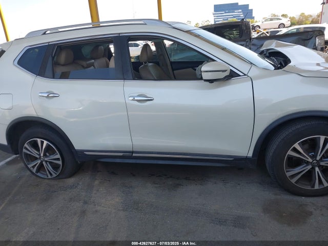 Nissan 2017 2017 5N1AT2MT7HC847423 Image 12