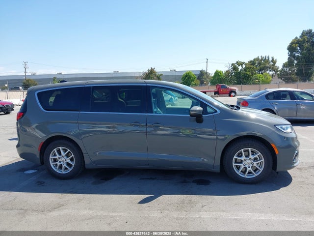 Chrysler Pacifica 2023 2C4RC1BG9PR590309 Image 13