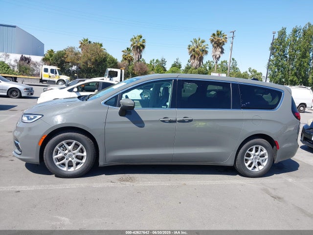Chrysler Pacifica 2023 2C4RC1BG9PR590309 Image 14