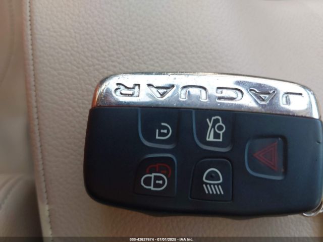 2016 JAGUAR XF SAJBD4BV5GCY13406 Photo 10