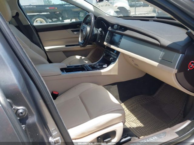 2016 JAGUAR XF SAJBD4BV5GCY13406 Photo 4