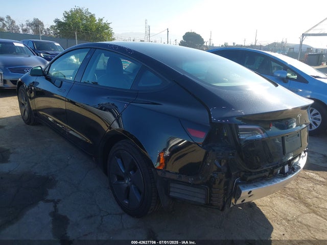 2021 TESLA MODEL 3 5YJ3E1EA9MF077673 Photo 2
