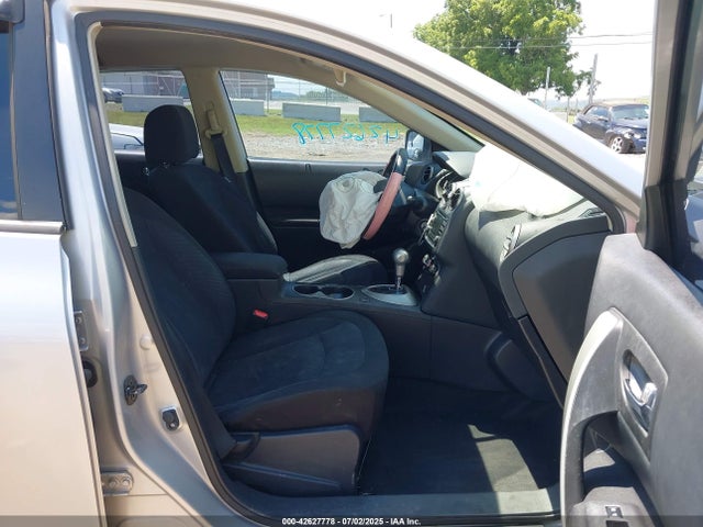 JN8AS5MT4FW674131 Nissan Rogue