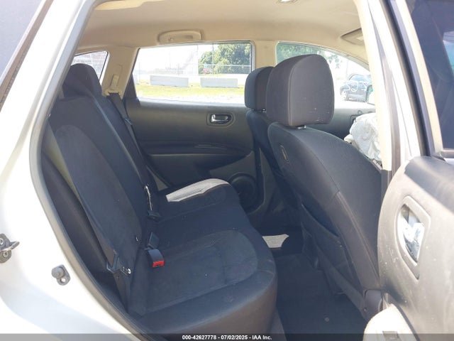 JN8AS5MT4FW674131 Nissan Rogue