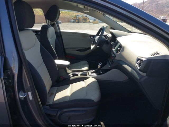 2017 HYUNDAI IONIQ HYBRID KMHC65LC5HU039326 Photo 4